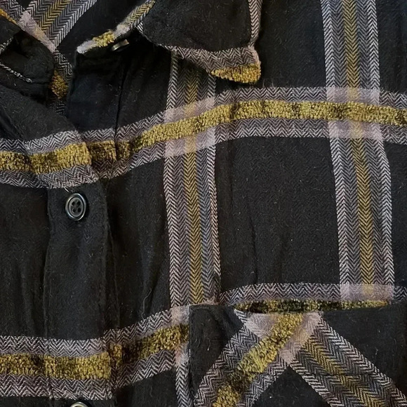 ⭐3/$15 Plaid blouse/shirt - Picture 3 of 8